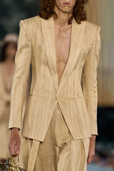 Look 23